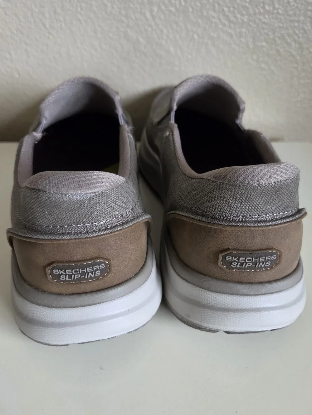 LIKE NEW skechers slip-ins relaxed fit altman murdock size 11 (MSRP $75)